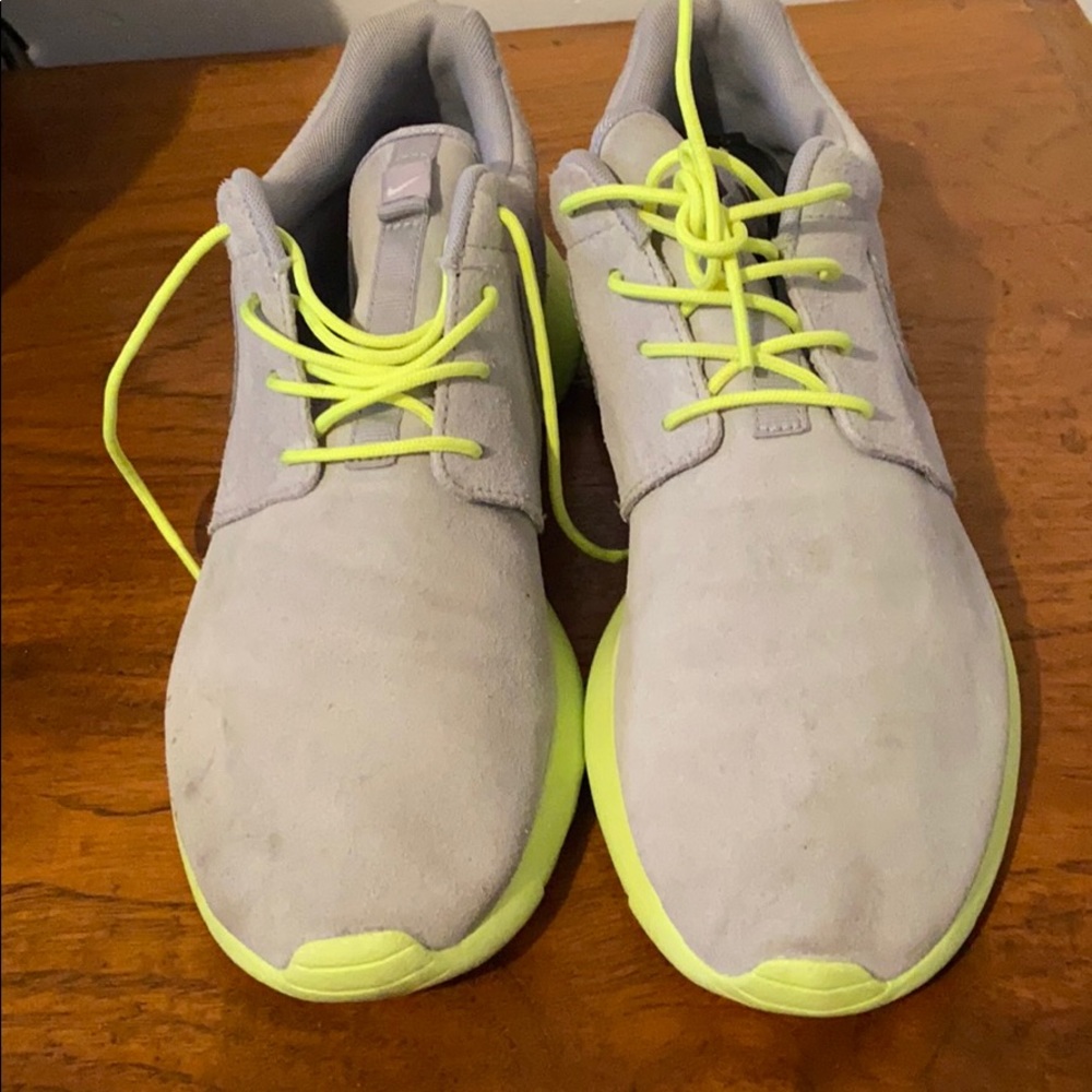 Nike grey & lime color